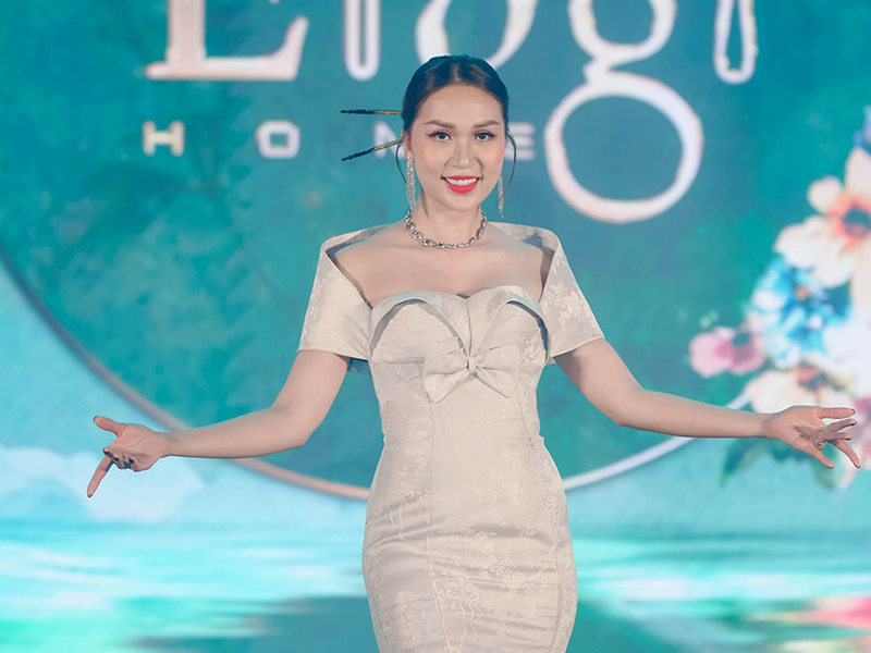 Thiết kế Giọt Trăng thuộc BST Gấm Vóc Lụa Là Élogi